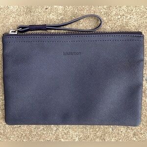 Lululemon Wristlet in Navy Blue NEW